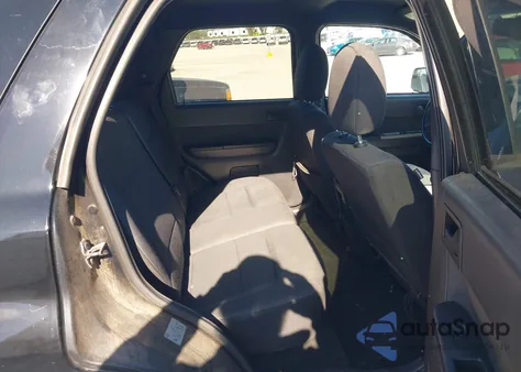 2012 Ford Escape Xlt z USA, uszkodzony, nr VIN 1FMCU0D71CKA26216